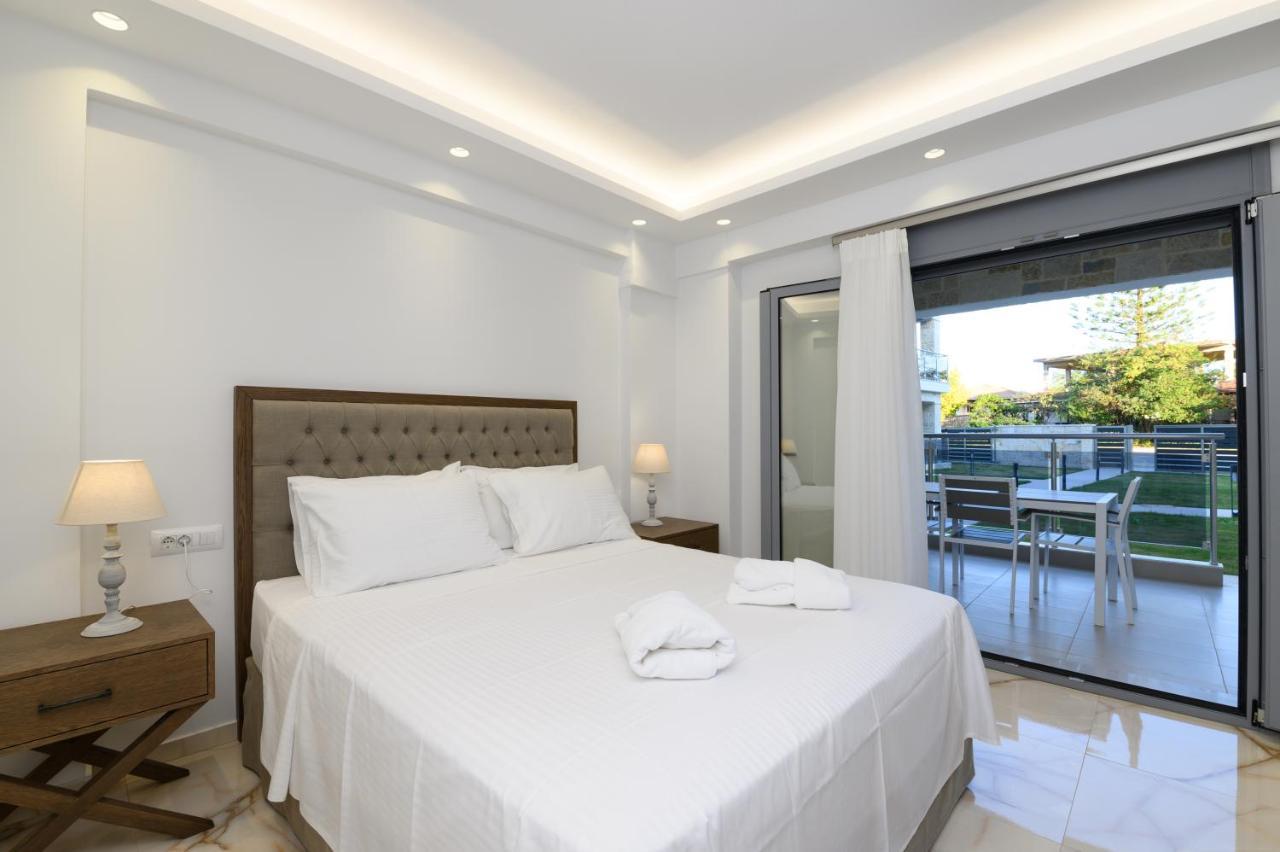 Momento Luxury Apartments Walking Distance From The Beach Nikiana Exteriér fotografie